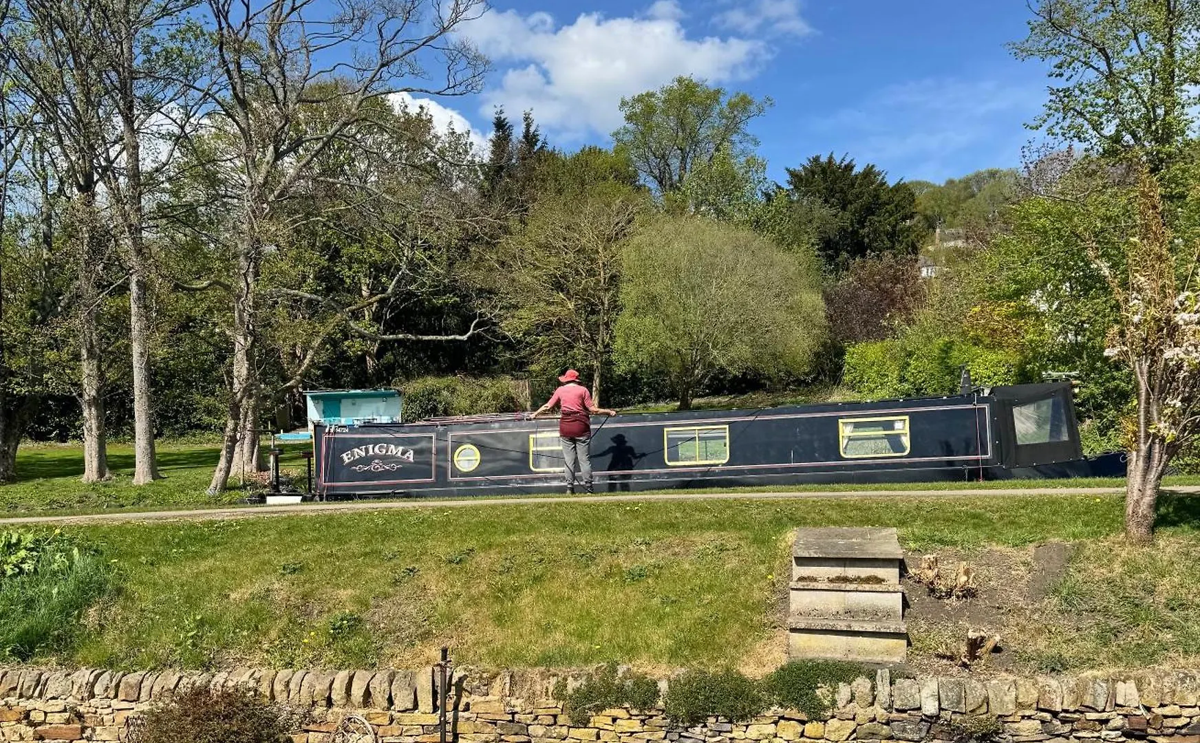 Canalside Lovely Location Walking Distance To East Riddlesden Hall Close To Worth Valley Railway , Haworth, Skipton, Ilkley & Backs On To The Leeds-Liverpool Canal Keighley