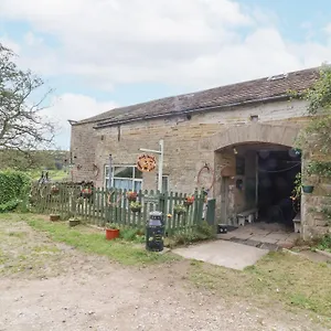  Holiday home Moldy Warp Barn
