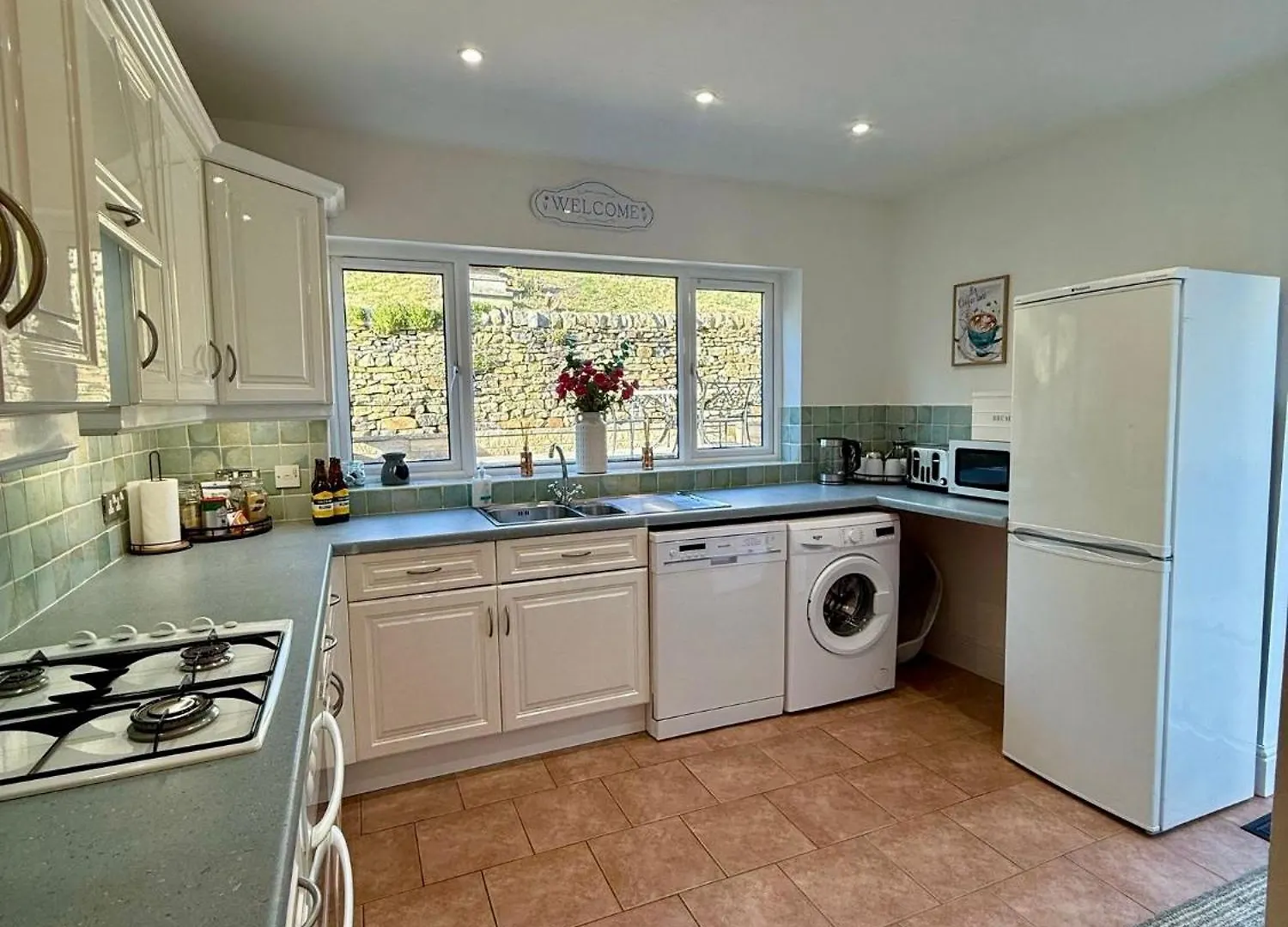 Canalside Lovely Location Walking Distance To East Riddlesden Hall Close To Worth Valley Railway , Haworth, Skipton, Ilkley & Backs On To The Leeds-Liverpool Canal Keighley