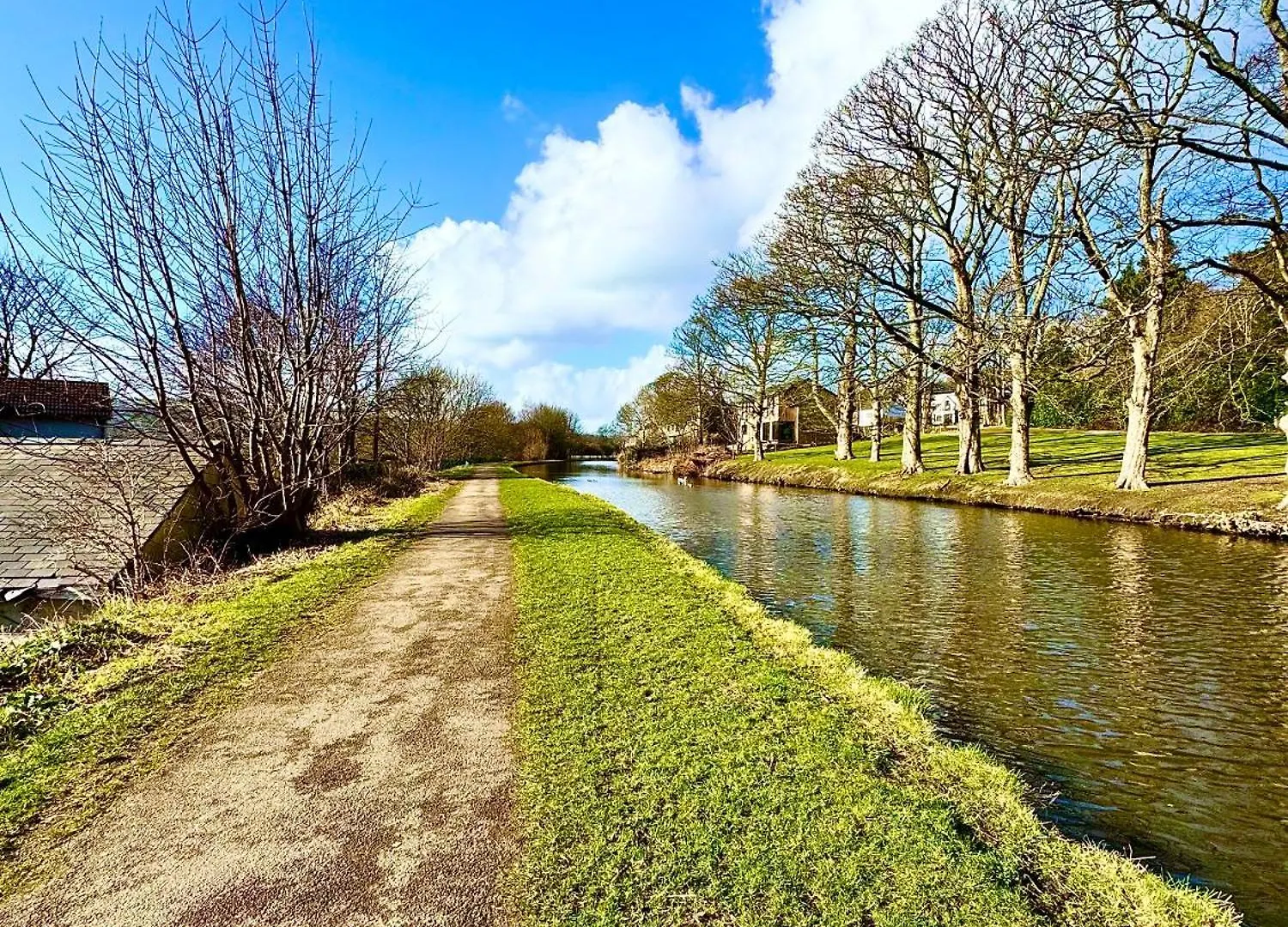 Canalside Lovely Location Walking Distance To East Riddlesden Hall Close To Worth Valley Railway , Haworth, Skipton, Ilkley & Backs On To The Leeds-Liverpool Canal Keighley 0*,  Verenigd Koninkrijk